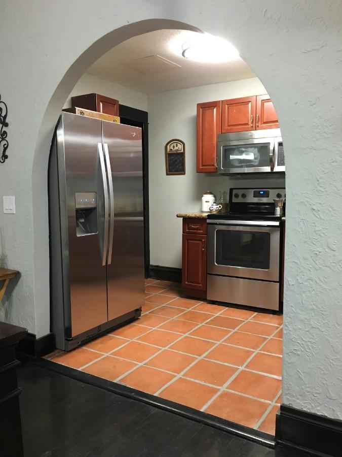 Private Room In The Heart Of Little Havana マイアミ エクステリア 写真