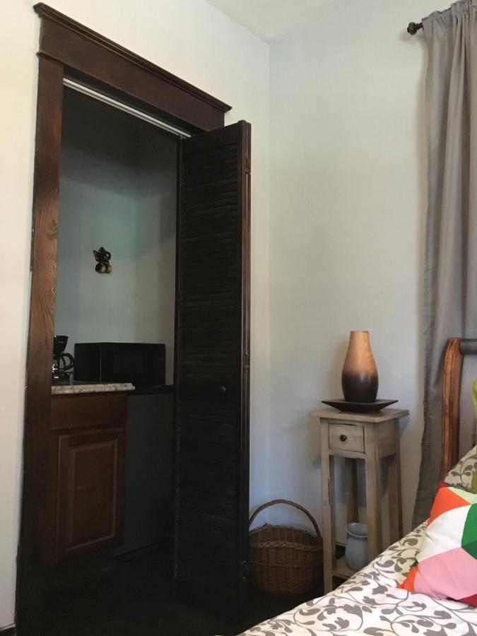 Private Room In The Heart Of Little Havana マイアミ エクステリア 写真